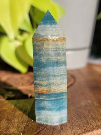 Blue Onyx Point: Serene Strength in Petite Form