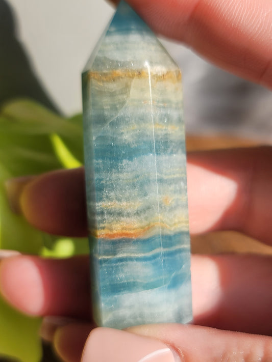 Blue Onyx Point: Serene Strength in Petite Form