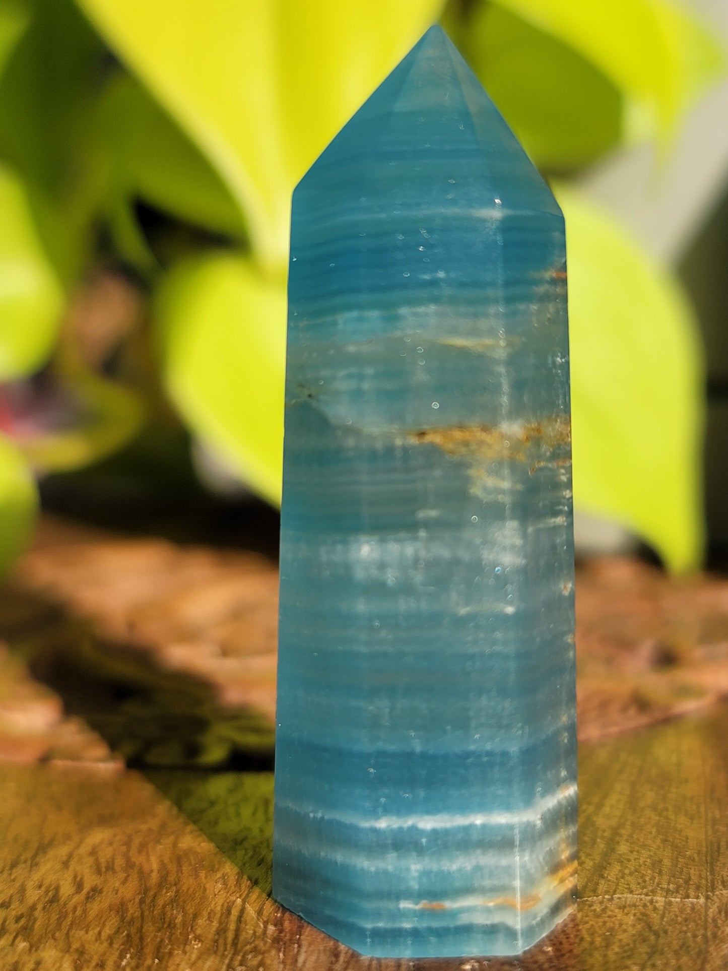 Blue Onyx Point: Serene Strength in Petite Form