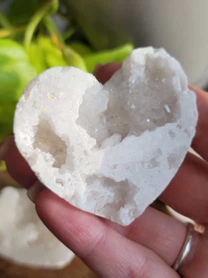 Morocco Druzy Heart: Radiant Elegance and Inner Harmony