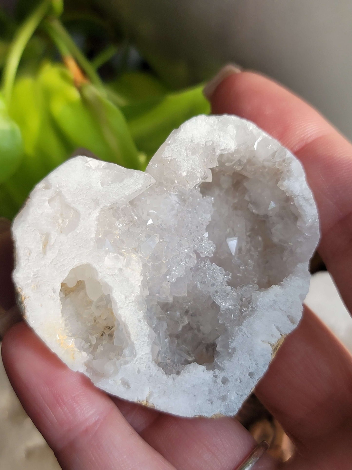 Morocco Druzy Heart: Radiant Elegance and Inner Harmony