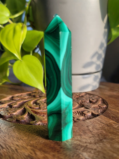 Chrysocolla Malachite Point: Harmonious Blend of Tranquility and Transformation