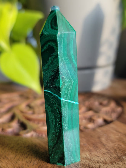 Chrysocolla Malachite Point: Harmonious Blend of Tranquility and Transformation