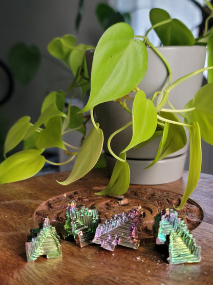 Bismuth: A Vibrant Display of Natural Beauty