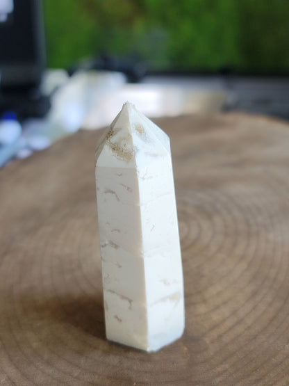 White Agate Point: A Beacon of Clarity and Tranquility