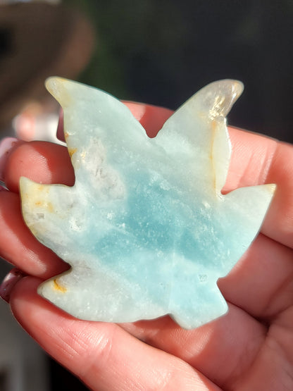 Crystal Leaf Carving: Nature's Elegance and Healing Energy