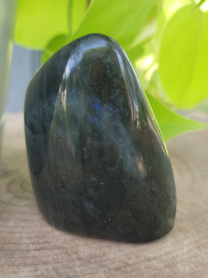High-Flash Labradorite Freeform – Transformation, Intuition & Magic