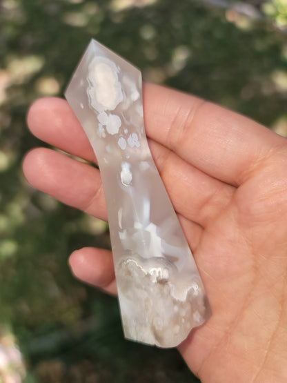 Flower Agate Venus Tower – Feminine Energy & Self-Growth Crystal