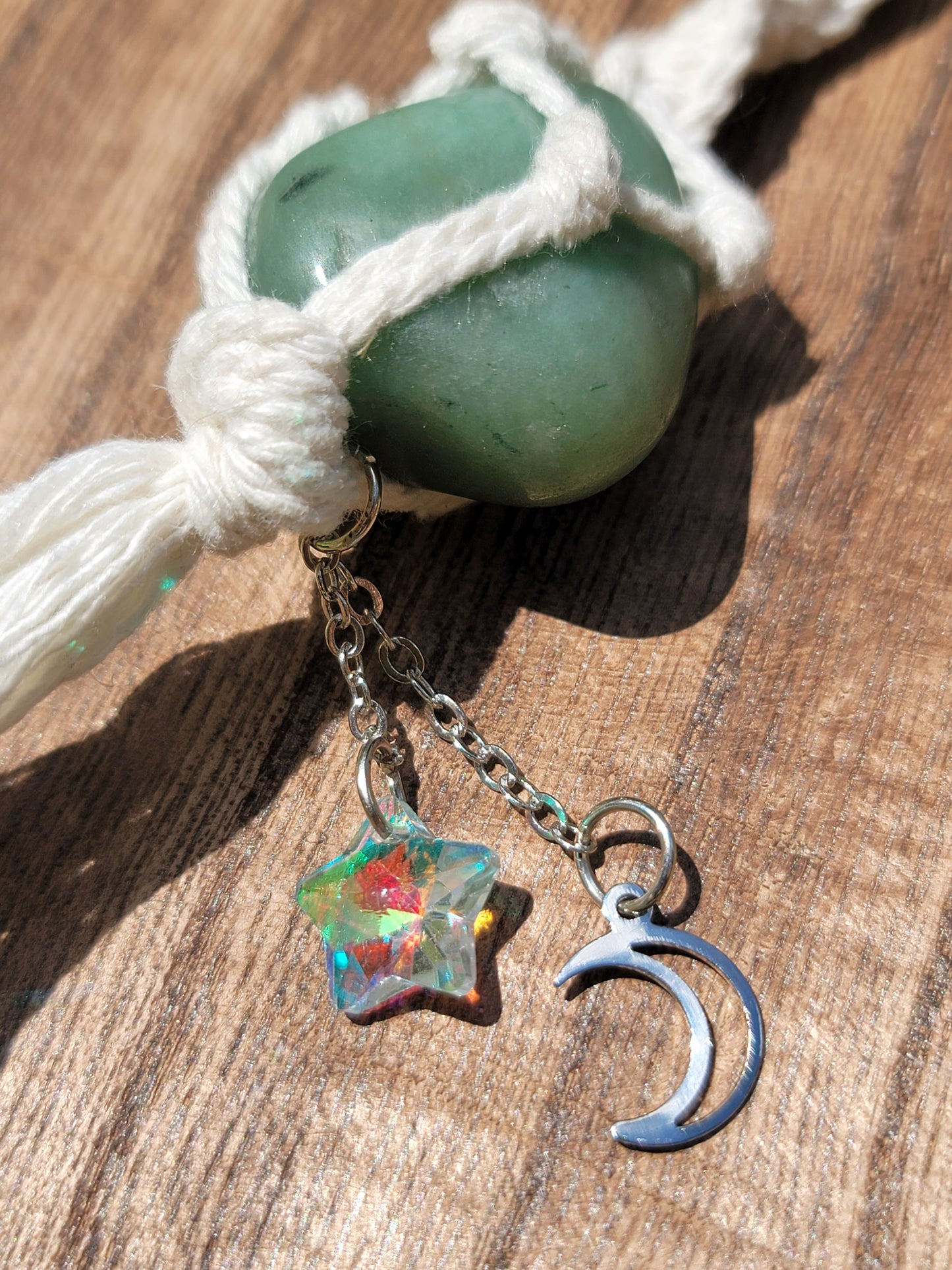 Create Your Own Crystal Keychain with Charms: Handmade Elegance and Positive Energy