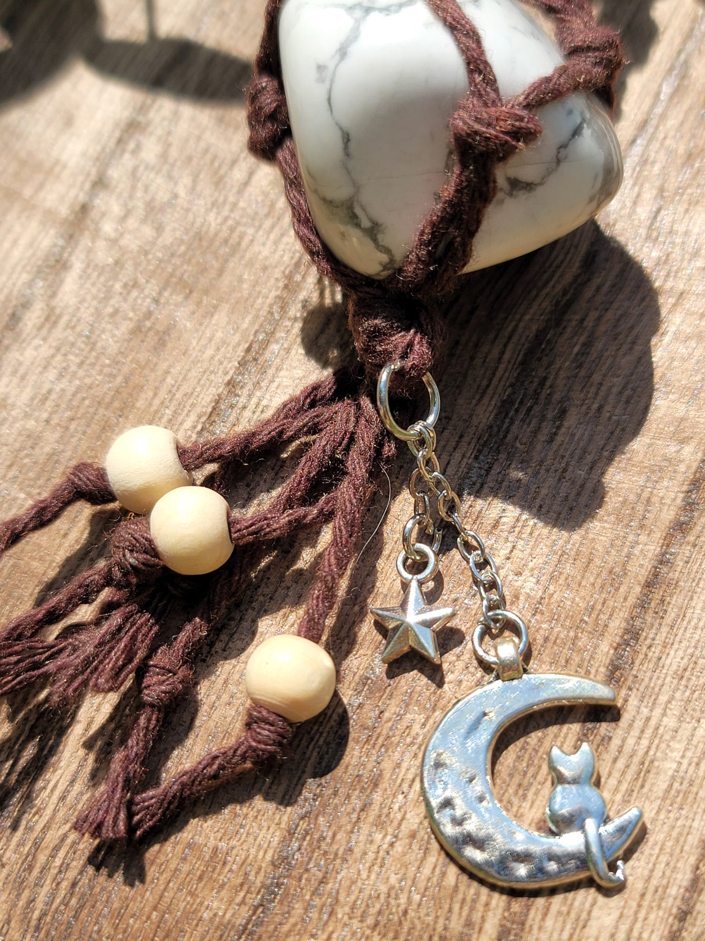 Create Your Own Crystal Keychain with Charms: Handmade Elegance and Positive Energy