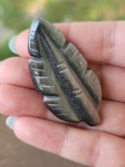 Mini Feather Carvings: Delicate Symbols of Freedom and Hope