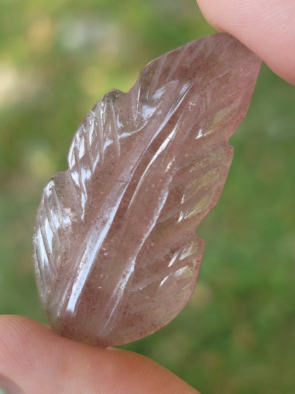 Mini Feather Carvings: Delicate Symbols of Freedom and Hope