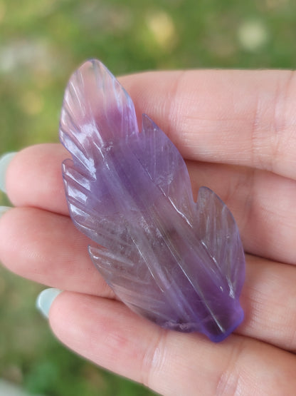Mini Feather Carvings: Delicate Symbols of Freedom and Hope
