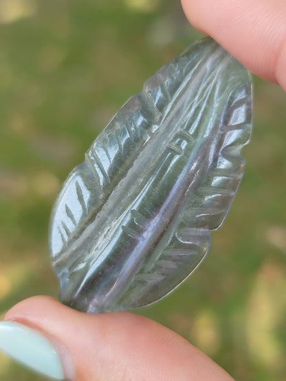 Mini Feather Carvings: Delicate Symbols of Freedom and Hope