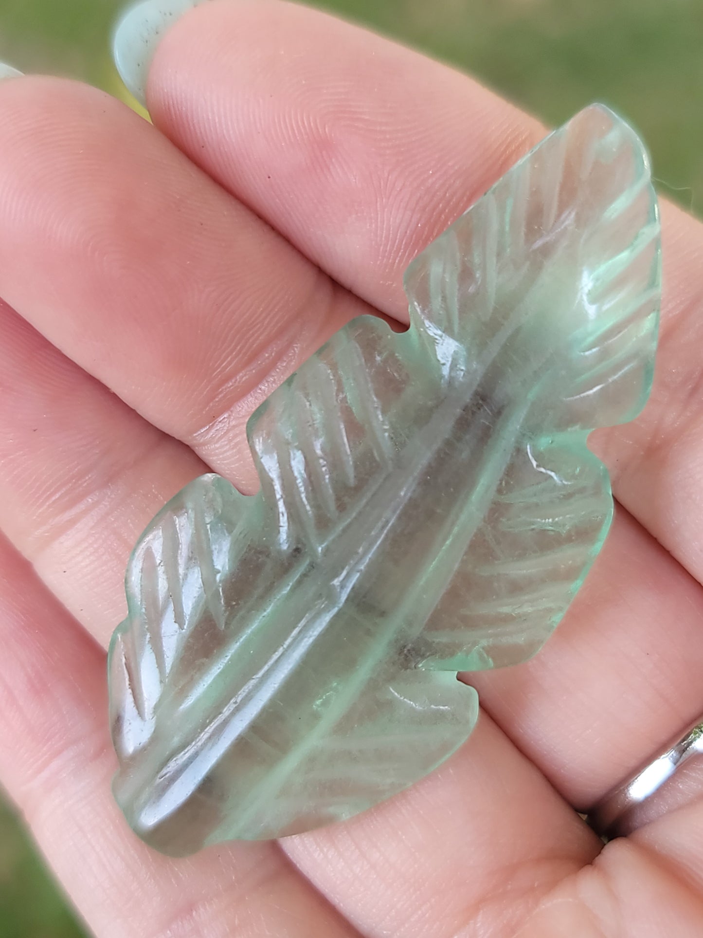 Mini Feather Carvings: Delicate Symbols of Freedom and Hope