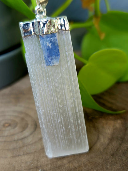 Raw Kyanite & Selenite Necklace – Energy Cleansing & Spiritual Protection