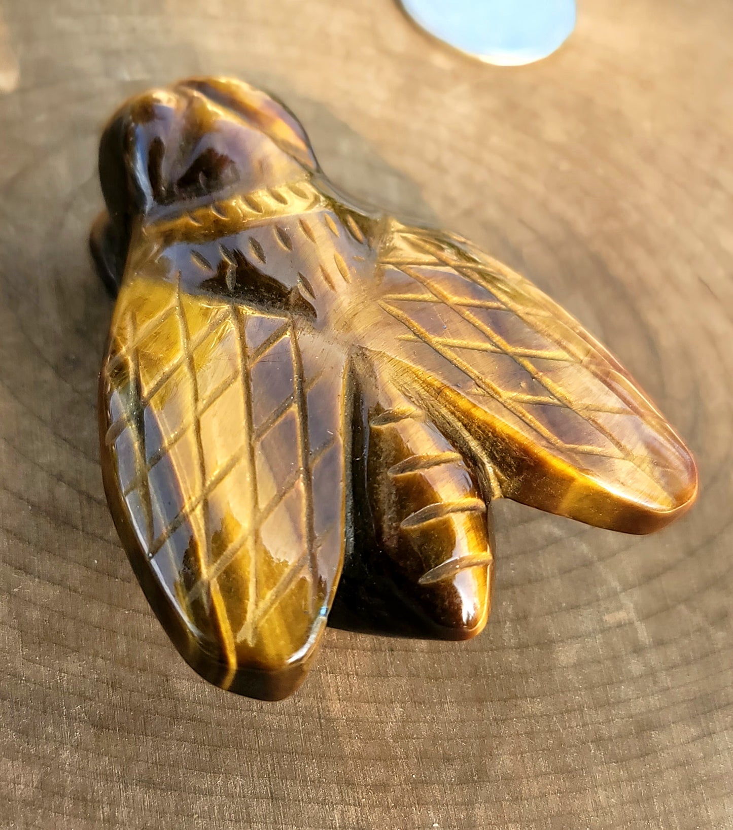 Tiger's Eye Bee Carving: Strength and Vitality