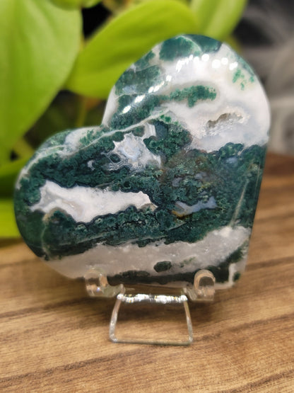 Moss Agate Heart: Earthy Connection and Nurturing Energy