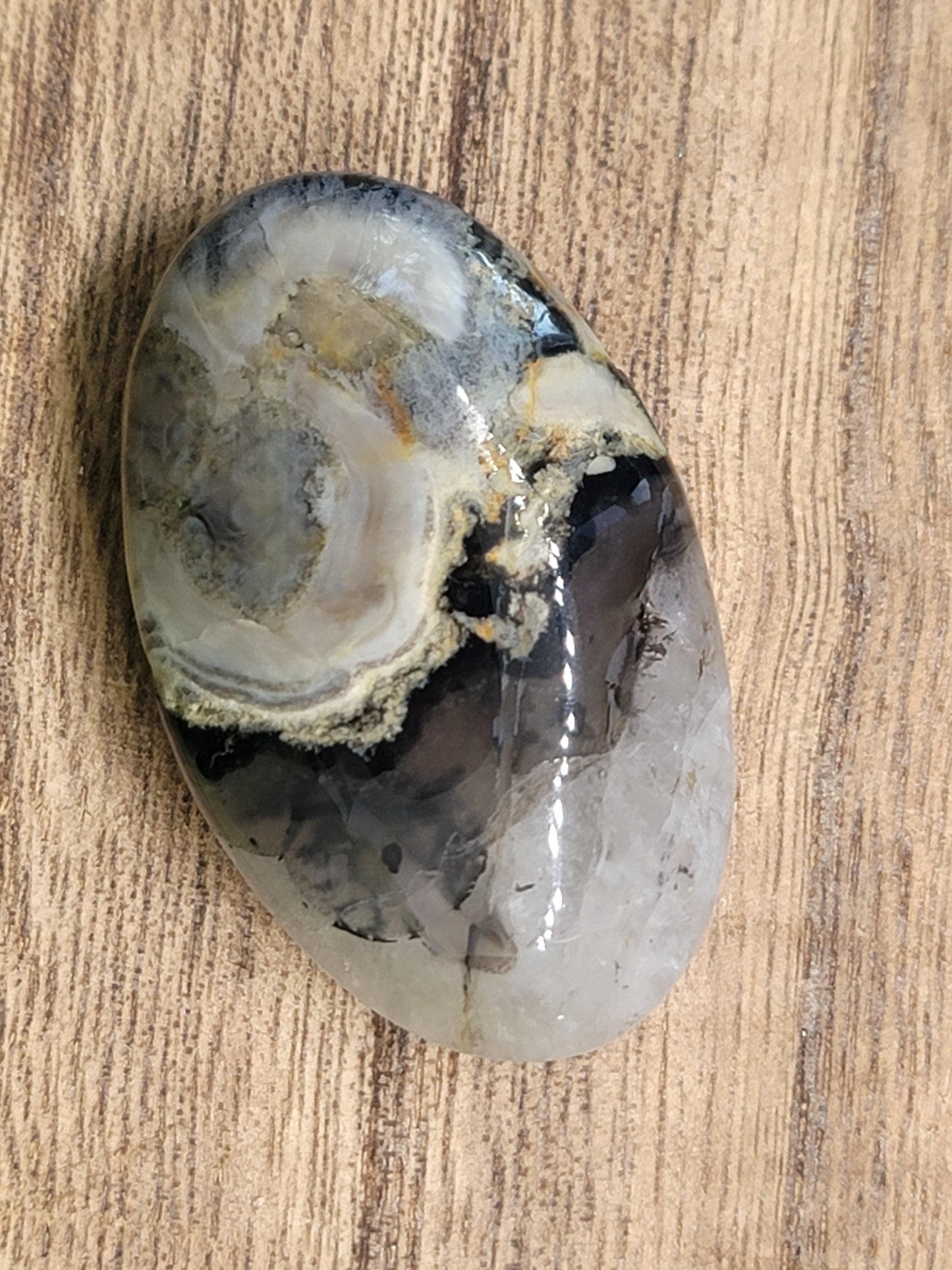Volcanic Agate Palmstone: Grounding Energy and UV Reactive Magic