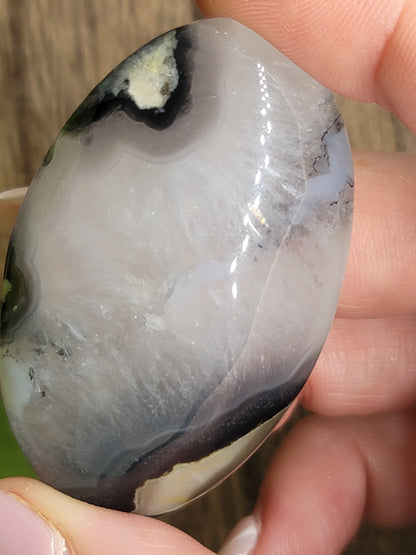 Volcanic Agate Palmstone: Grounding Energy and UV Reactive Magic