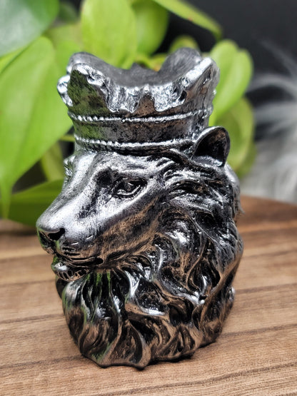 Lion Crystal Holder: Bold Strength and Regal Elegance