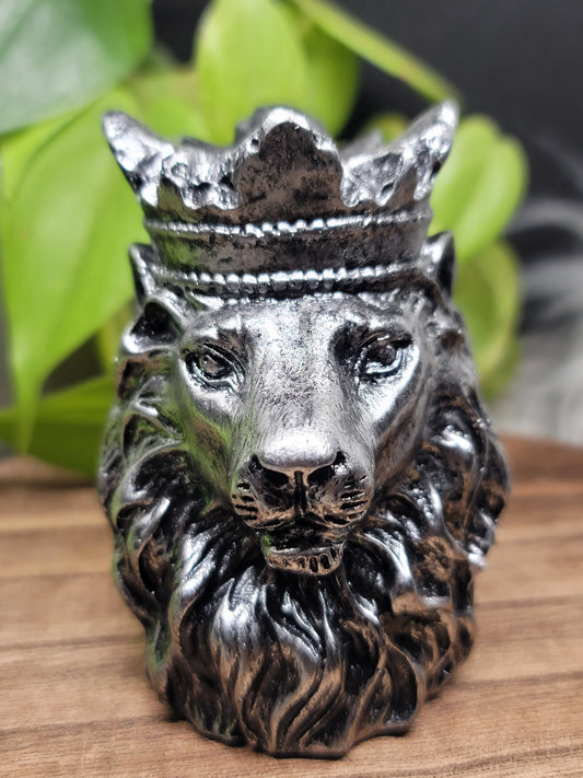 Lion Crystal Holder: Bold Strength and Regal Elegance