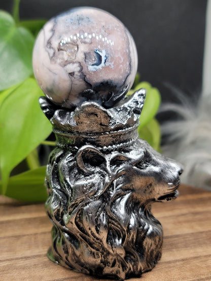 Lion Crystal Holder: Bold Strength and Regal Elegance