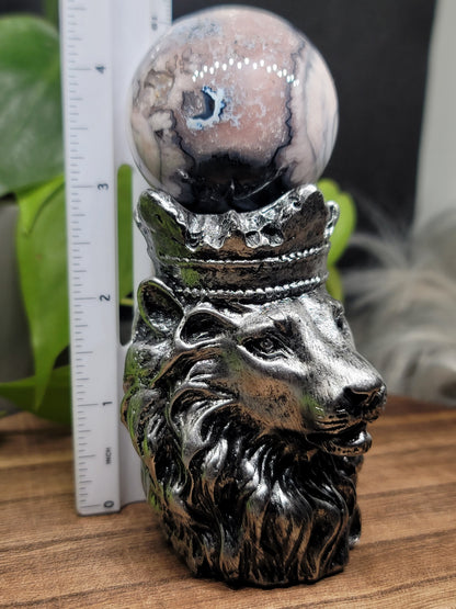 Lion Crystal Holder: Bold Strength and Regal Elegance