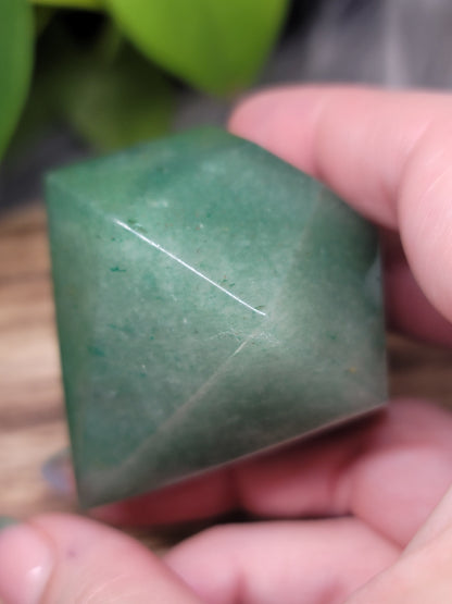 Diamond Crystal Carving – Clarity, Direction & Heart-Led Power