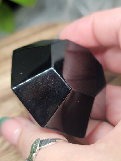 Diamond Crystal Carving – Clarity, Direction & Heart-Led Power