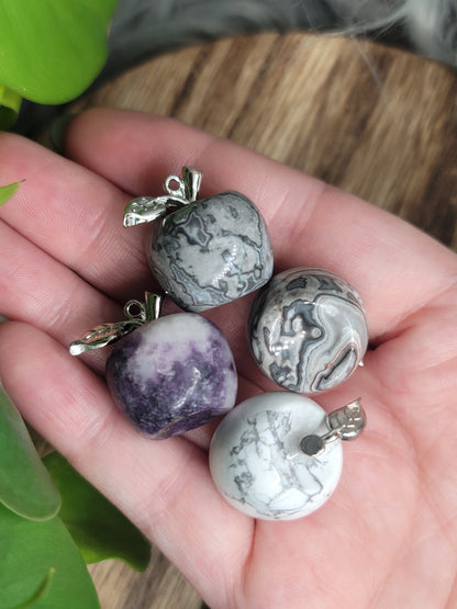 Mini Apple Crystal with Silver Leaf Charm: Symbol of Abundance and Wisdom