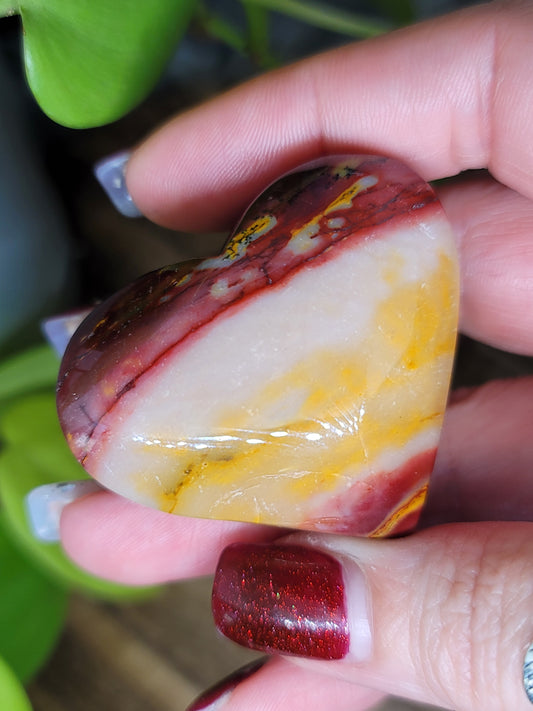 Mookaite Heart – Strength, Confidence & Grounding
