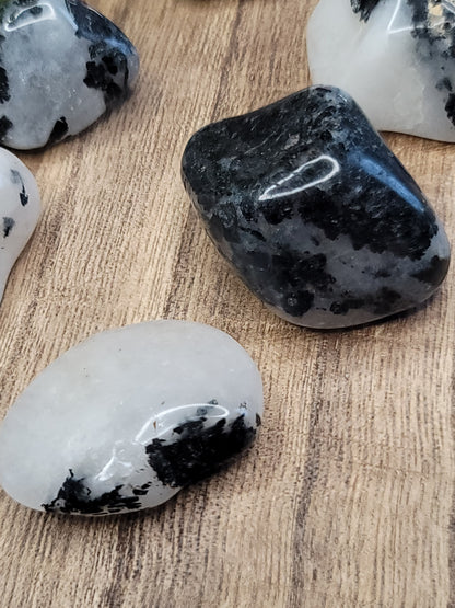 Tourmalinated Quartz Tumble – Protection, Clarity & Emotional Strength
