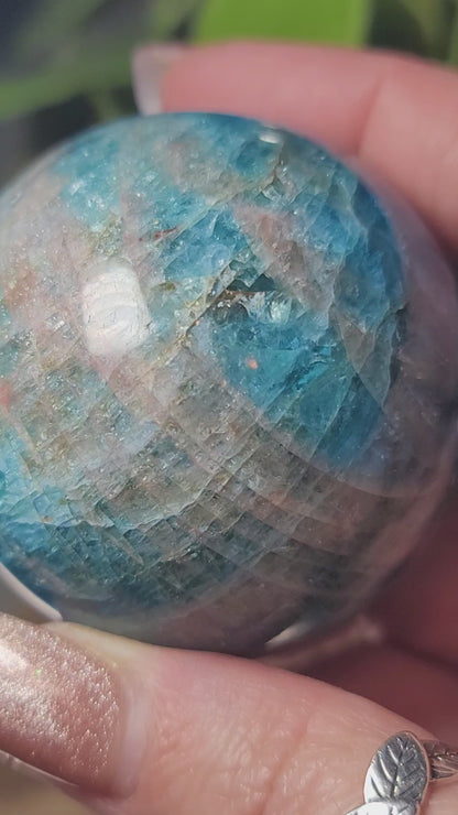 Blue Apatite Sphere – Clarity, Motivation & Visionary Energy