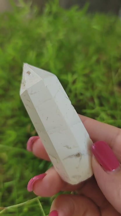 White Agate Point: A Beacon of Clarity and Tranquility