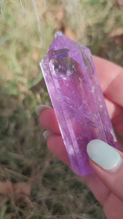 Lavender Amethyst Point: Soothing Tranquility and Spiritual Insight