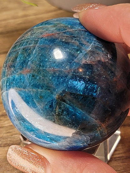 Blue Apatite Sphere – Clarity, Motivation & Visionary Energy