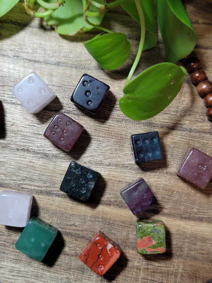 Crystal Dice – Intuitive Energy, Playful Ritual & Manifestation Magic