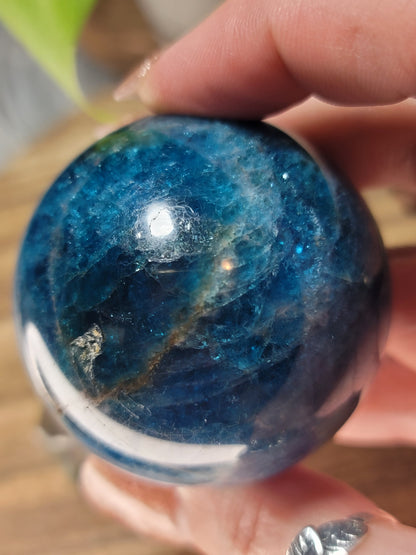 Blue Apatite Sphere – Clarity, Motivation & Visionary Energy