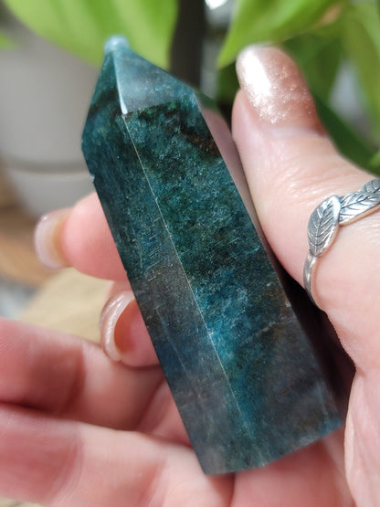 Blue Apatite Tower – Focus, Alignment & Manifestation Power