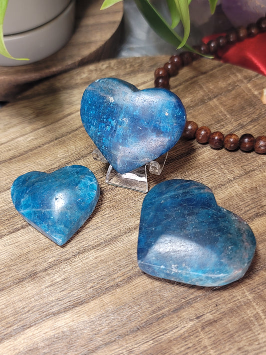 Blue Apatite Heart – Intuition, Focus & Purpose-Driven Energy